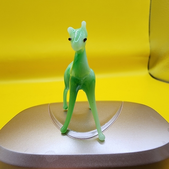 Vintage Hand Blown Glass Horse 1.5" Swirled Green White Figurine - Picture 3 of 5